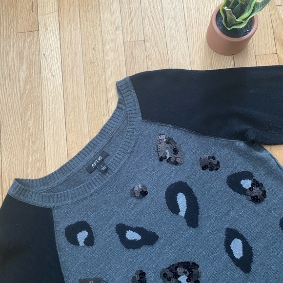 APT. 9 Leopard Print Embellished Crew Neck Black Gray Sweater size S - Picture 4 of 7